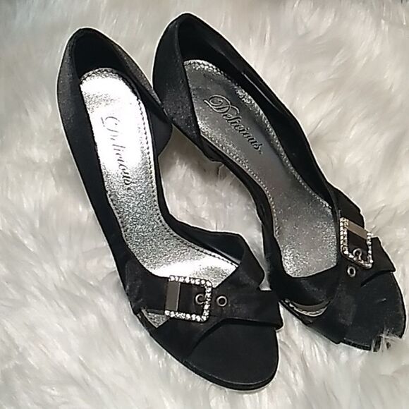 Delicious Shoes - Black Peep Toe Heels